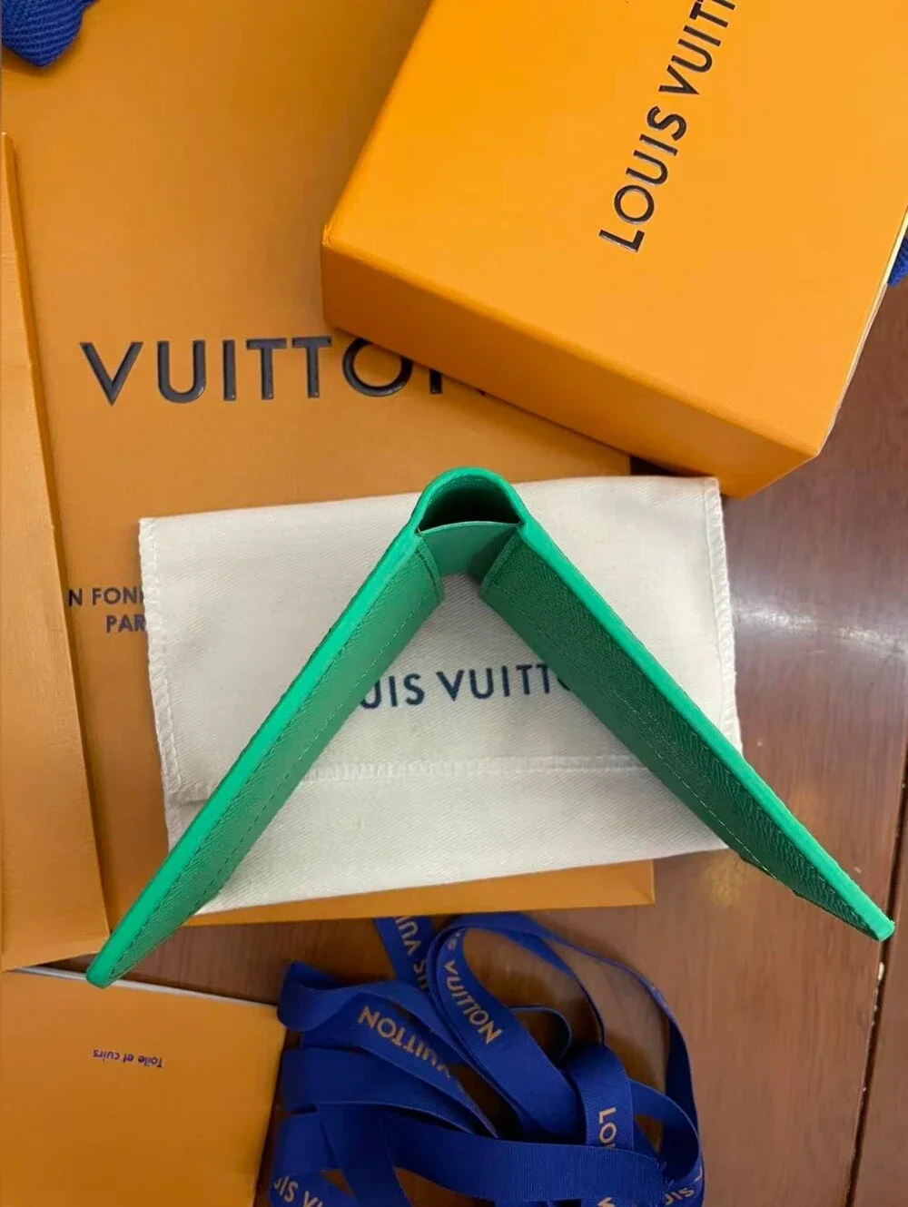Louis Vuitton this slender